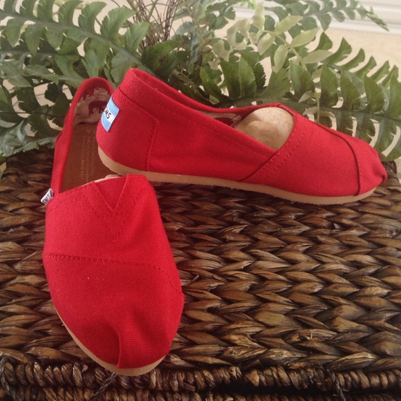 Toms original classic red shoes NWOT