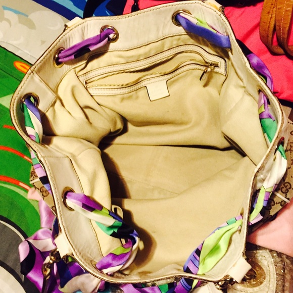 Authentic GUCCI handbag - Picture 3 of 4