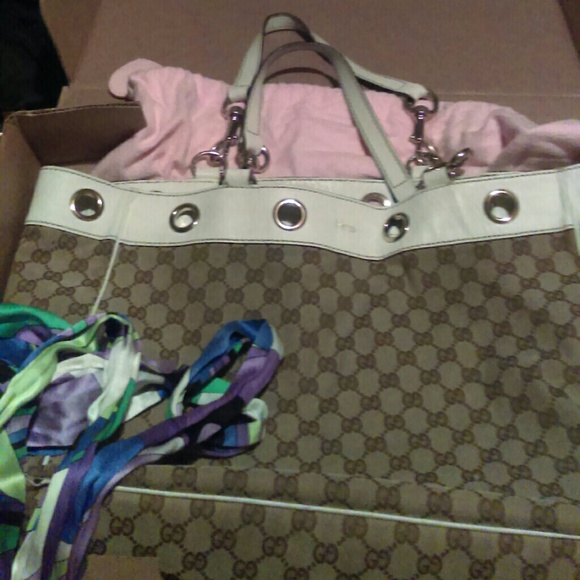 Authentic GUCCI handbag - Picture 4 of 4