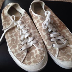 Coach signature Shoes
