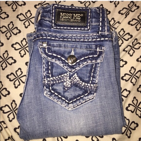 Miss mes !! Super cute size 25. To small for me