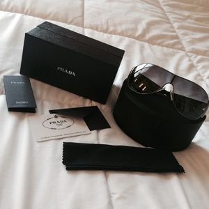 🎉11/05 HP!🎉💯% Authentic Prada Aviators