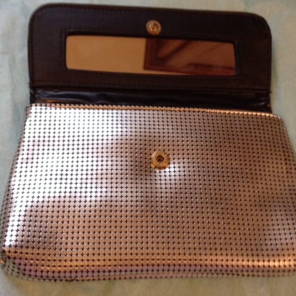 🌟Host Pick 🌟 Vintage silver clutch bag - Picture 2 of 3