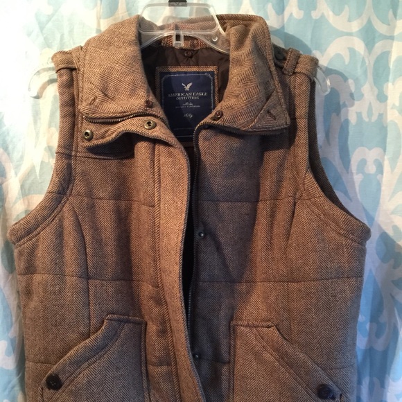 American Eagle Outfitters Outerwear - American Eagle Vest