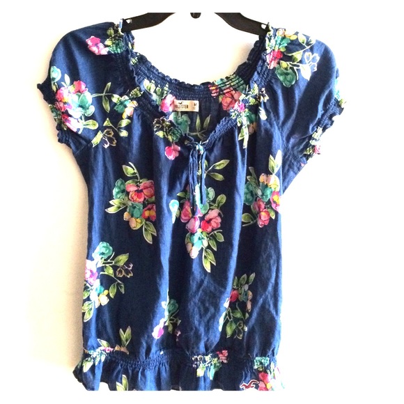 Flower ruffle top