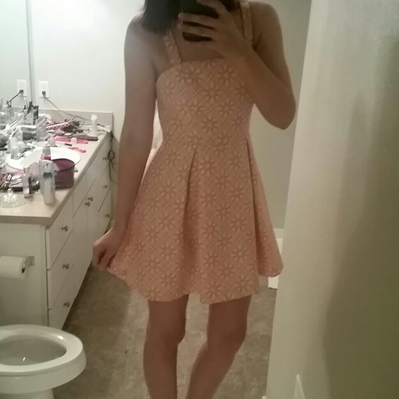 F21 coral and white dress - Picture 4 of 4