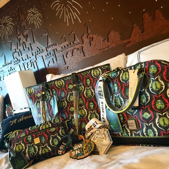 NFS...DiL StarWars Weekend Disney Dooney & Bourke!