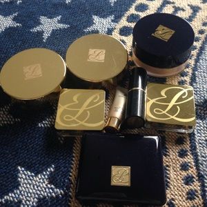 Estée Lauder bundle with many goodies.
