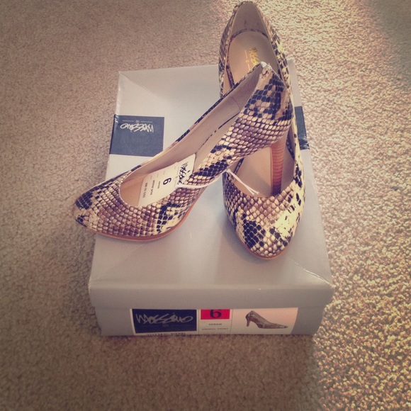 🎀 Snake Pattern Heels 🎀