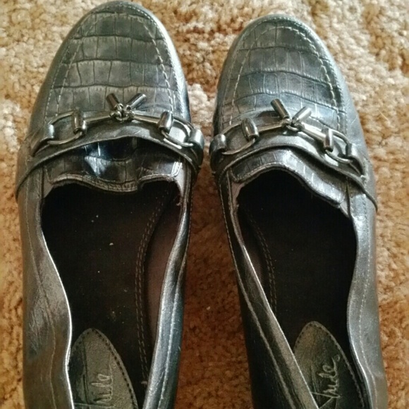 Dress shoes