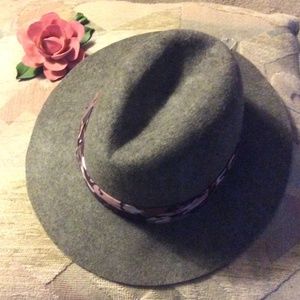 👒 Gray Flannel Floppy Fedora W/ Purple Bandn👒