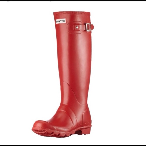 Tall Hunter rain boot in a beautiful red