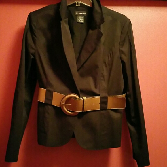 🐞🐞Black cotton cropped Blazer w 2 inch belt🐞🐞