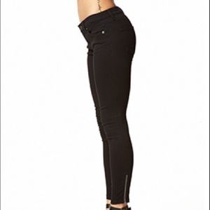 Black forever 21 skinny jeans