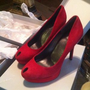 Red Jessica Simpson pumps size 6