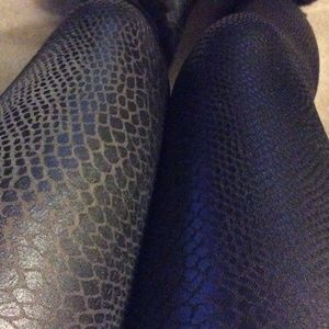 🐍 Black Snakeskin Print Legging 🐍