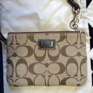 👏DEAL👏 Coach brown wristlet