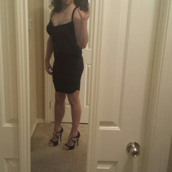 Black mini dress - Picture 3 of 4
