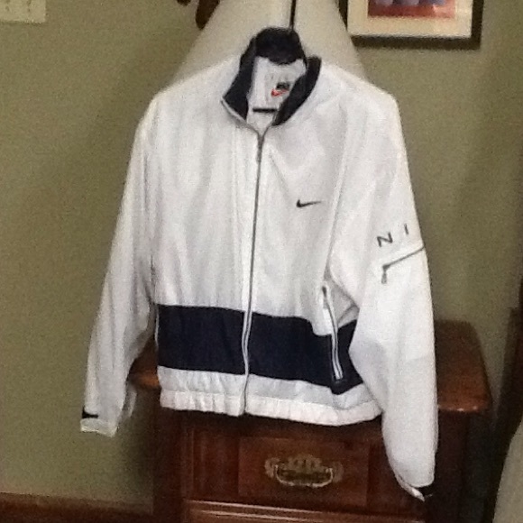 Nike windbreaker jacket