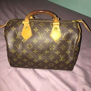 **SALE**Authentic Louis Vuitton speedy 25 monogram