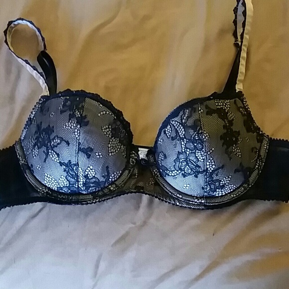 Very Sexy, tan & black lace bra