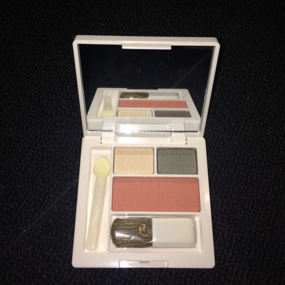 Clinique travel pallet!😍💥