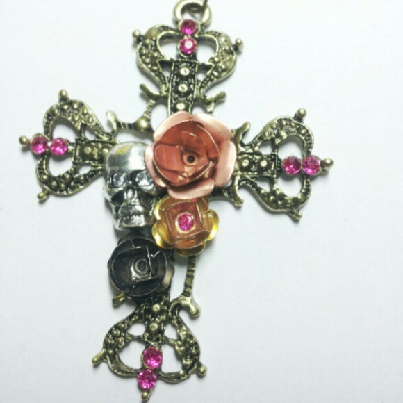 Jewelry - Cross with skull and roses necklace
