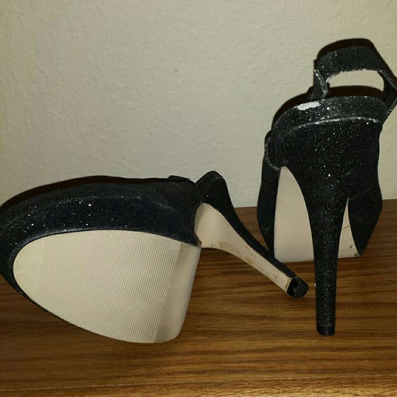 Madden Girl shiny platform heels - Picture 3 of 4