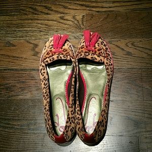 Leopard tassled..funky red accented loafer