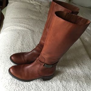 Super cute brown boots! NWOT