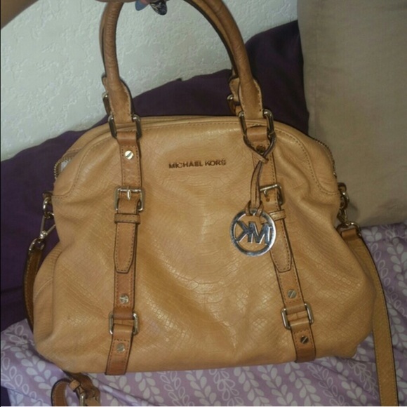 IN SEARCH OF: Micheal Kors Bedford in tan Python