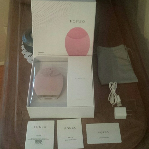 Foreo Luna Ultrasonic Facial Cleanser