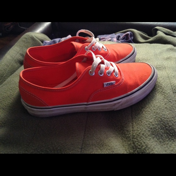 Vans - Picture 2 of 4