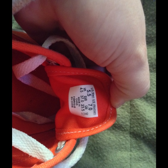 Vans - Picture 3 of 4