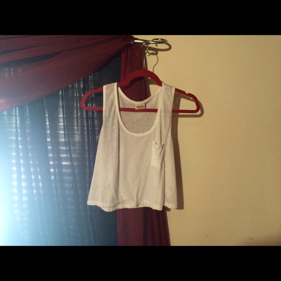 white crop tank top💥