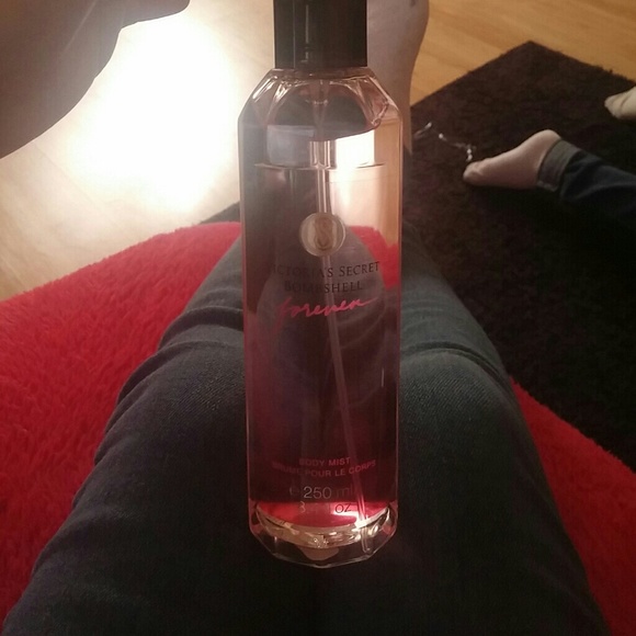 Victoria secret bombshell forever body mist