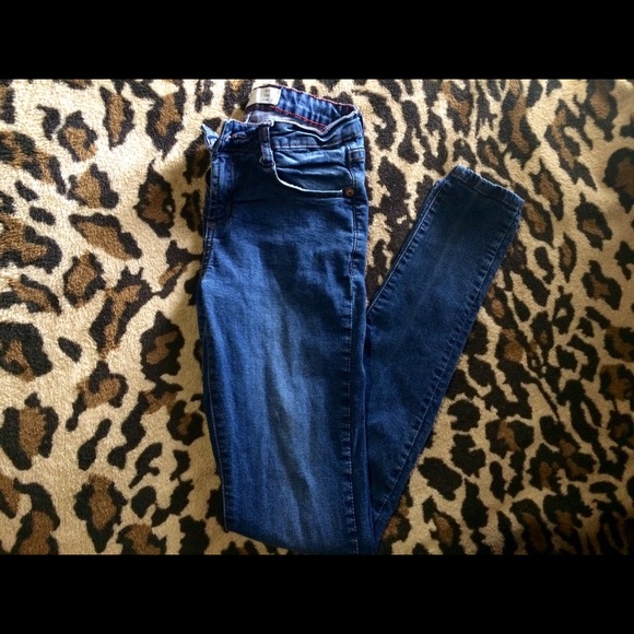 👖medium wash skinny jeans👖