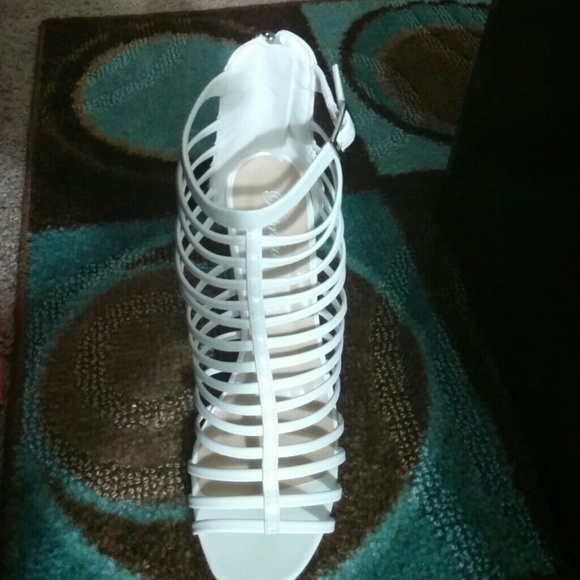 ✋Sold /Price⬇😍Pretty White heels😍 - Picture 2 of 3