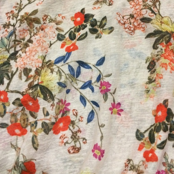 ❤️ Adorable Floral Print Top ❤️ - Picture 4 of 4