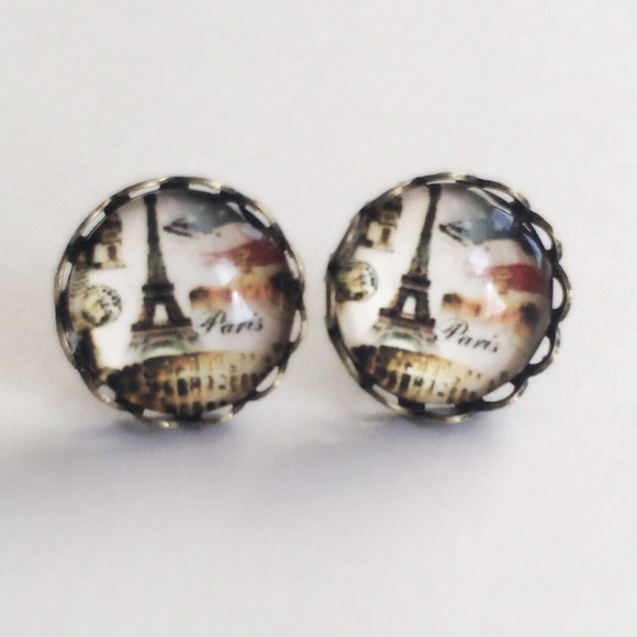 3 for 15🎀 Eiffel Tower crown bronze tone studs - Picture 2 of 5