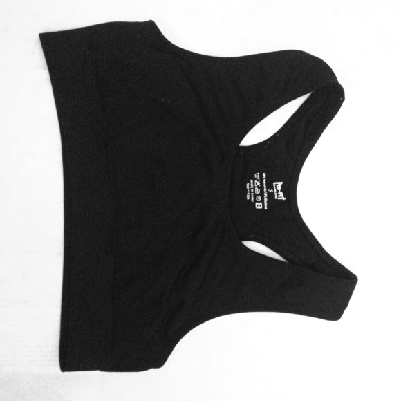 Black seamless sports bra