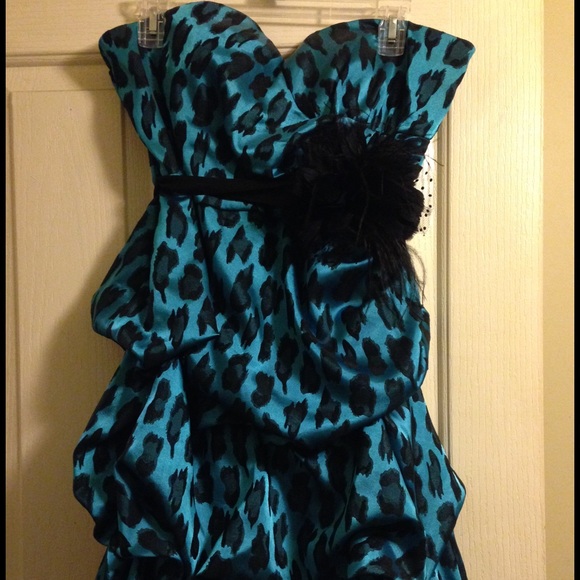 Blue and black cheetah short semi dress!