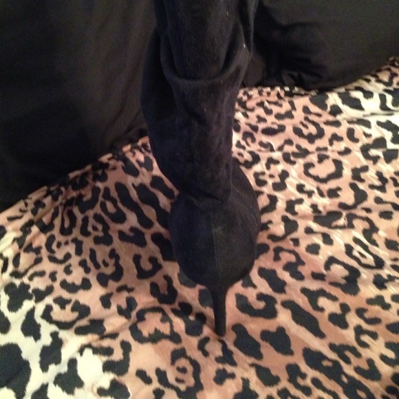 Black calf length boots - Picture 4 of 4