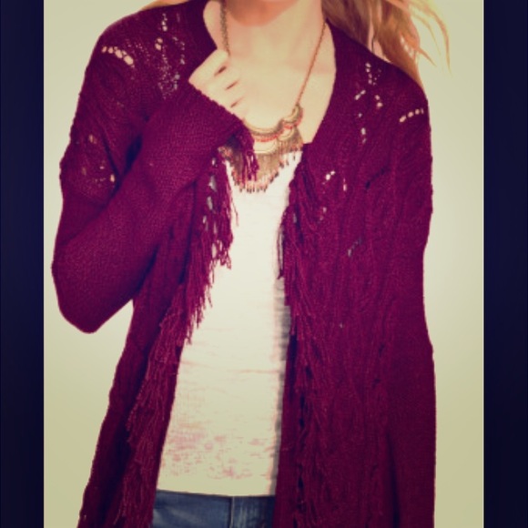 ⛔️sold⛔️American Rag cable knit fringe cardigan