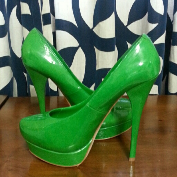 Steve Madden Green Stilletos