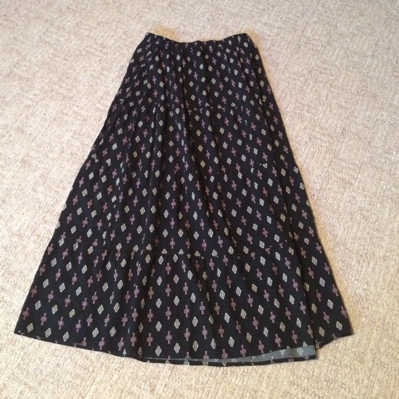 Patterned flowing maxi skirt - Picture 1 of 2