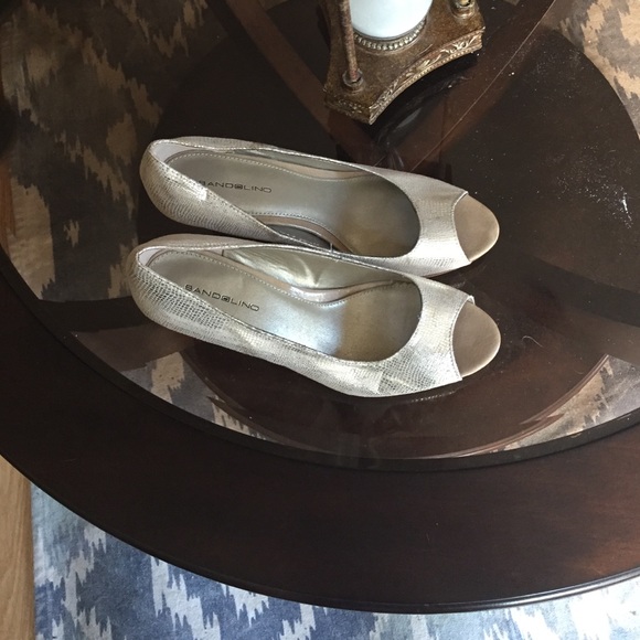 3 inch peep toe pump