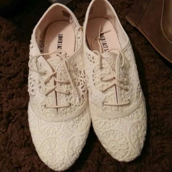 Lace flats