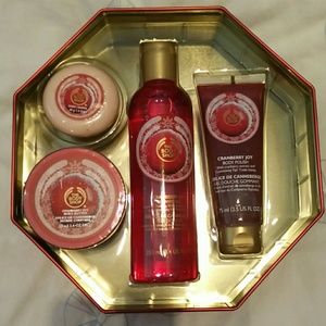 The Body Shop cranberry joy set