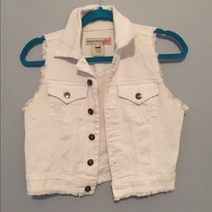 White denim vest
